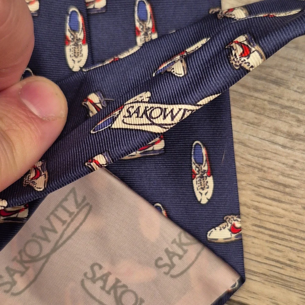 NIKE Cortez Sneakers Dark Navy Pattern Sakowitz Silk‎ Mens Tie VTG 90s RARE